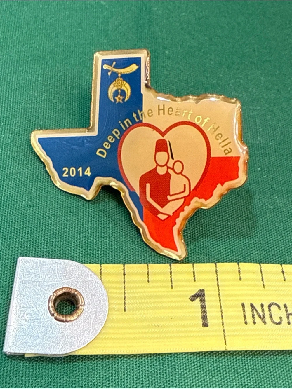 2014 Texas Shaped Shriner and Child Pin 68C